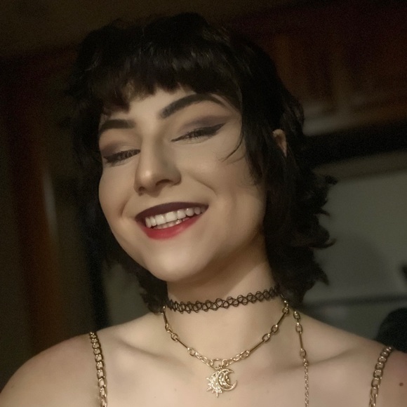 Meet your Posher, Jess - Picture 1 of 1